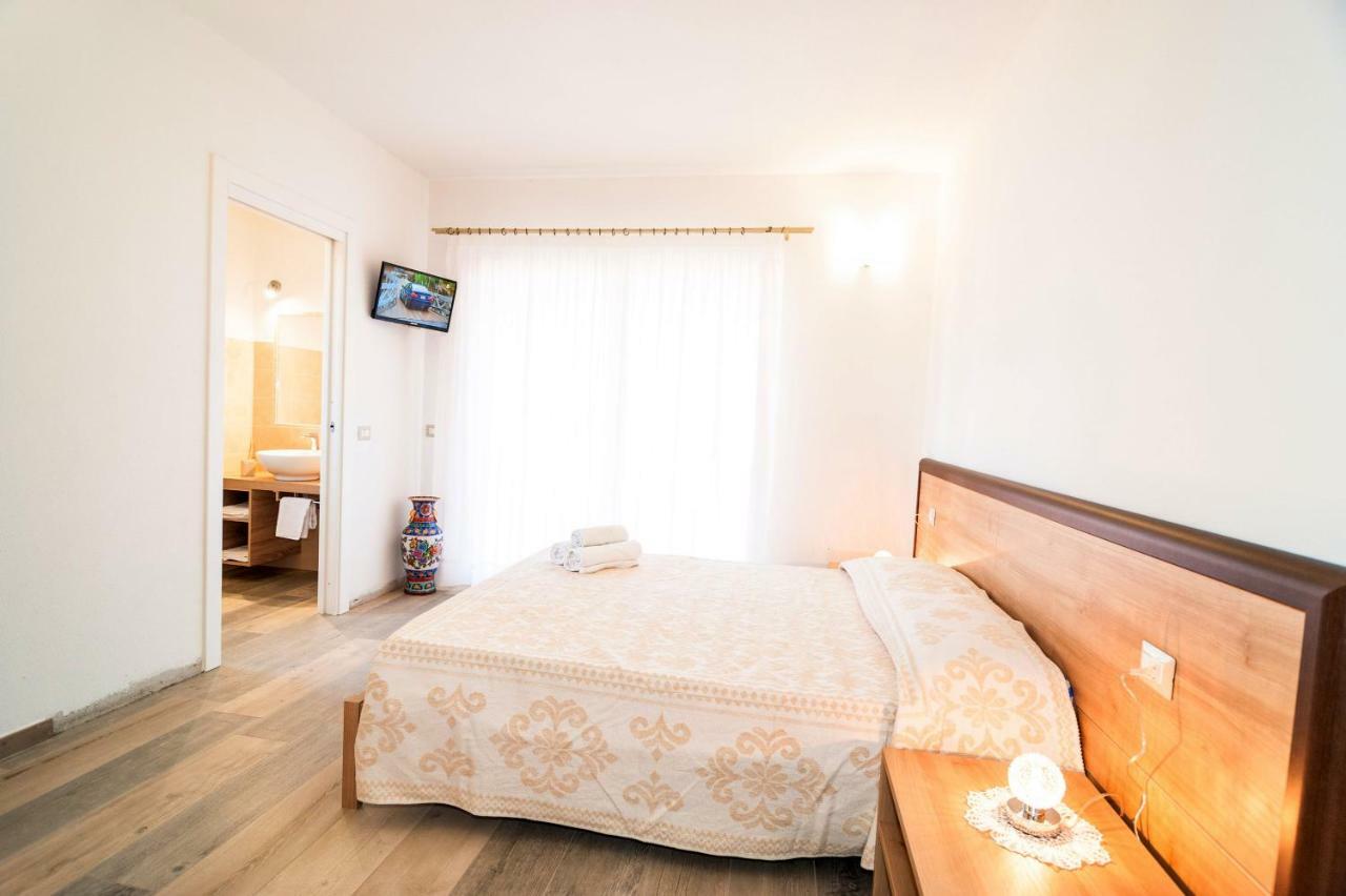 Molarotto Camere Con Angolo Cottura ซาน เตโอโดโร ภายนอก รูปภาพ